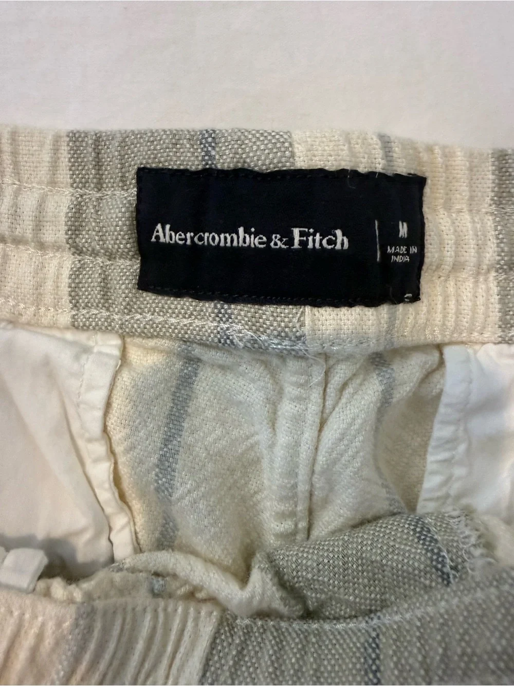 Abercrombie & Fitch Men's Vertical Stripe Linen-Blend Shorts in Gray & Cream